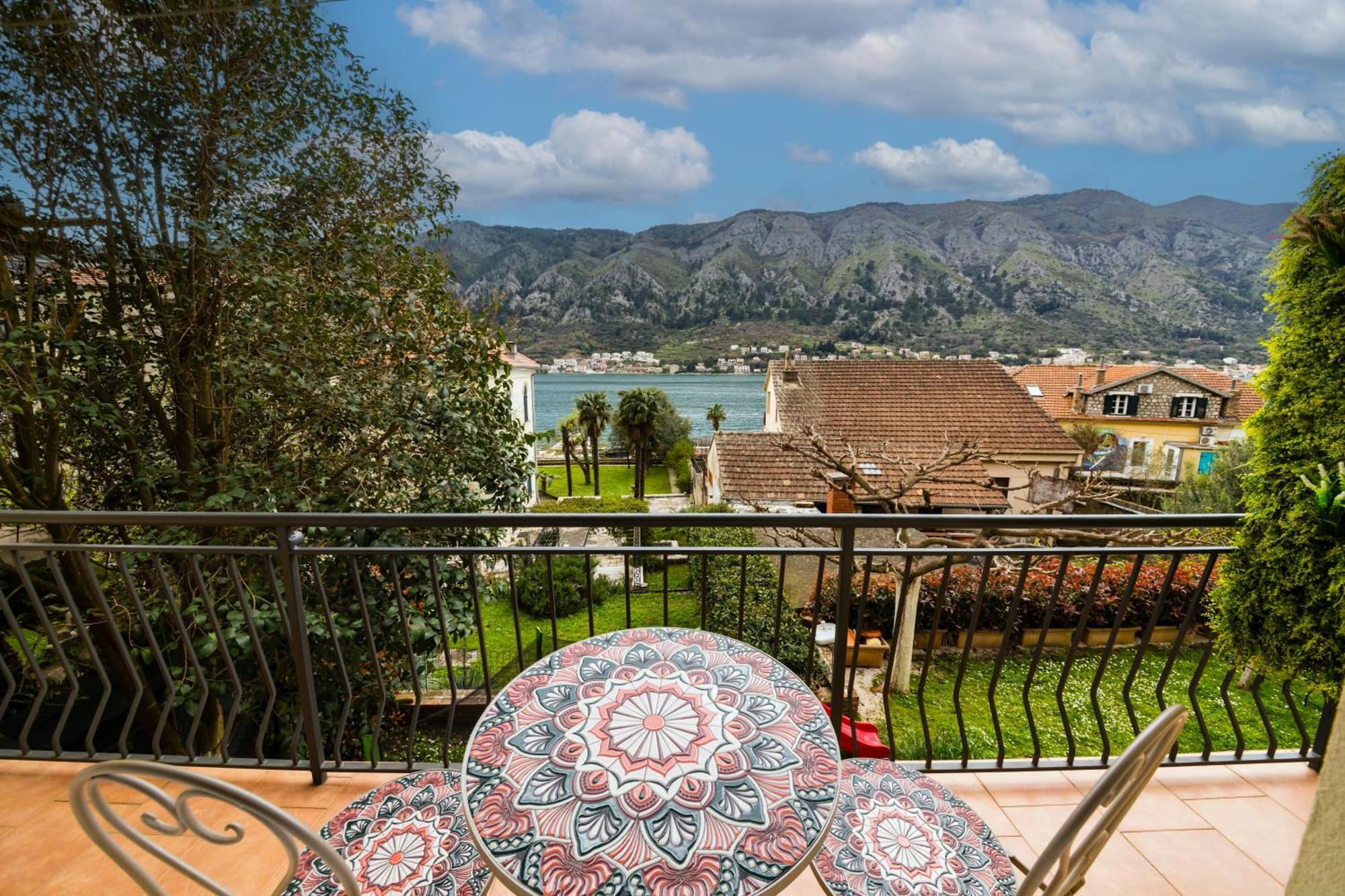 Apartmani F&M Cattaro Esterno foto
